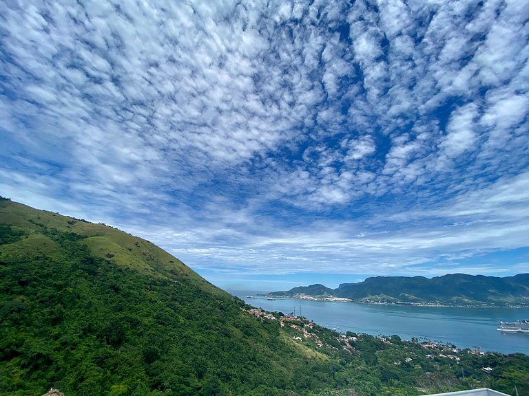 Casa moderna, piscina, gourmet, em condomínio