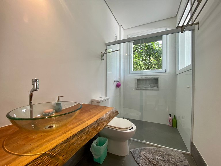 Casa moderna, piscina, gourmet, em condomínio