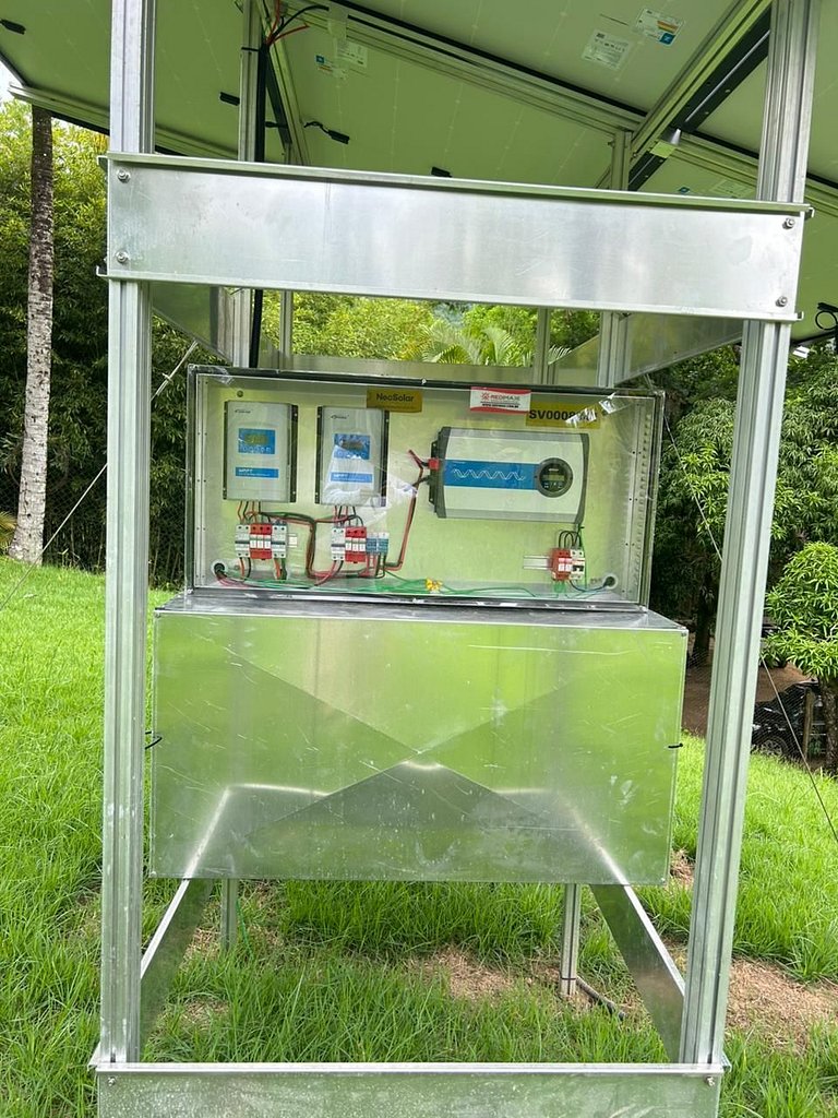 Casa Caiçara Autêntica com Conforto e Natureza Exuberante