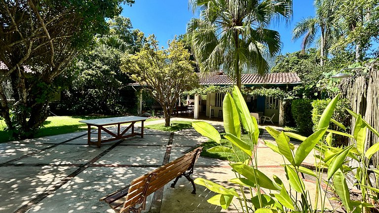 Casa pé na areia, espaço gourmet, região central