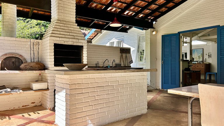 Casa pé na areia, espaço gourmet, região central