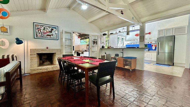 Casa pé na areia, espaço gourmet, região central