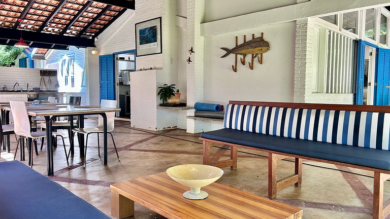 Casa pé na areia, espaço gourmet, região central