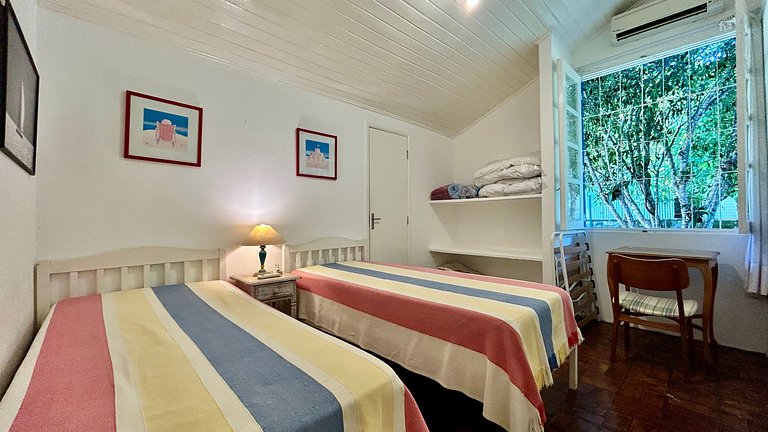 Casa pé na areia, espaço gourmet, região central