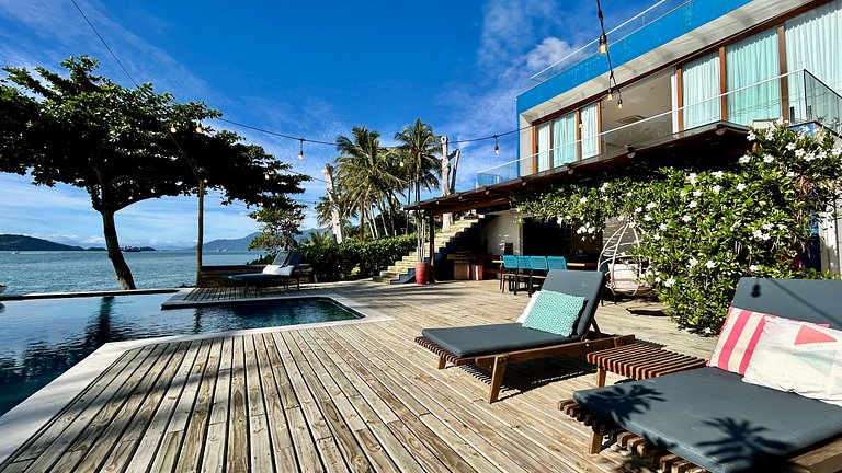 Exclusiva casa costeira, piscina aquecida, gourmet