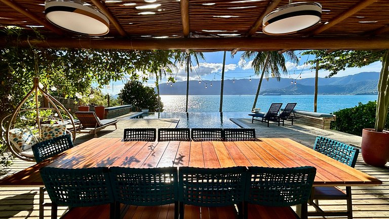 Exclusiva casa costeira, piscina aquecida, gourmet