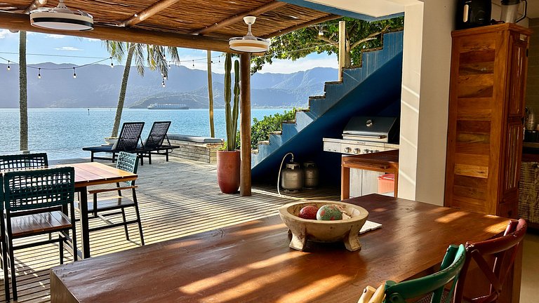 Exclusiva casa costeira, piscina aquecida, gourmet