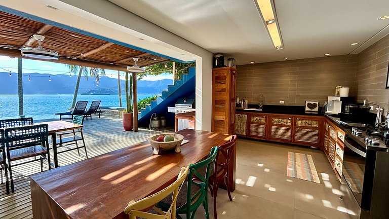 Exclusiva casa costeira, piscina aquecida, gourmet