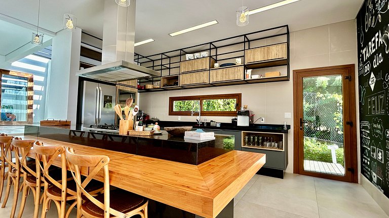 Exclusiva casa costeira, piscina aquecida, gourmet