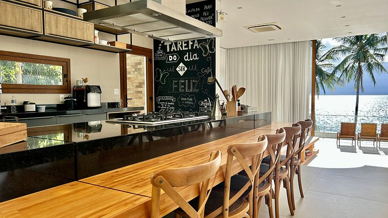 Exclusiva casa costeira, piscina aquecida, gourmet