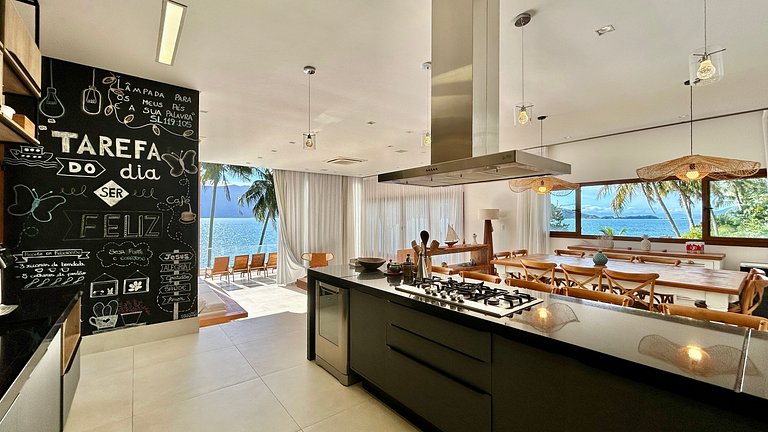 Exclusiva casa costeira, piscina aquecida, gourmet