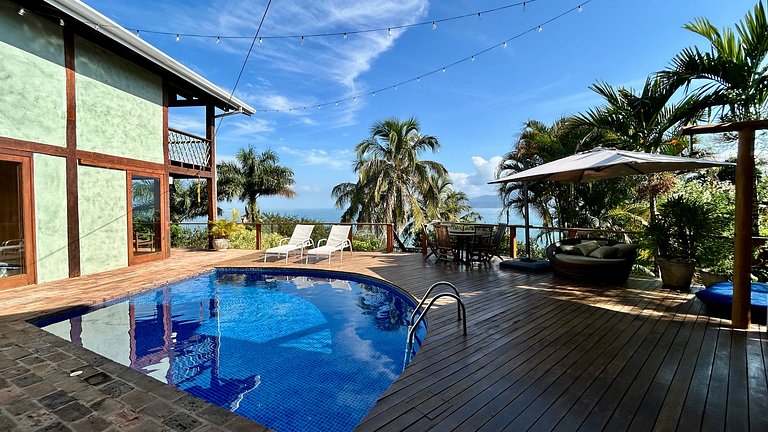 Casa em condomínio, piscina aquecida, vista