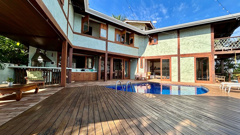 Casa em condomínio, piscina aquecida, vista