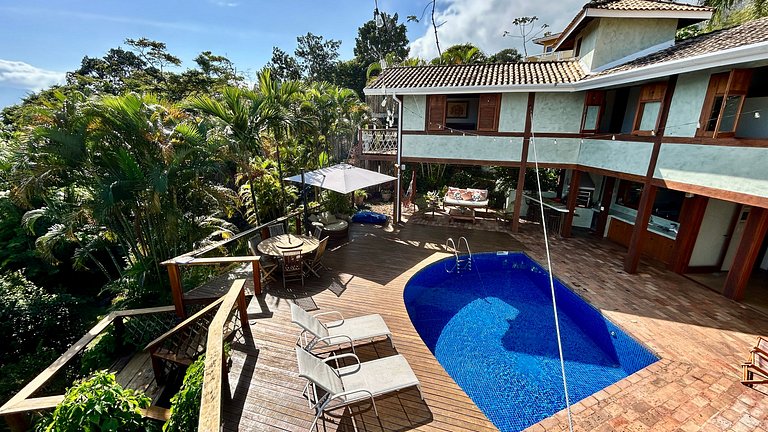 Casa em condomínio, piscina aquecida, vista