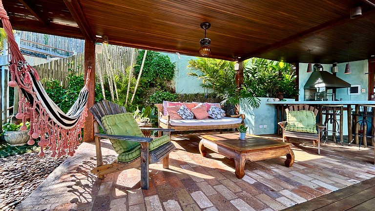 Casa em condomínio, piscina aquecida, vista