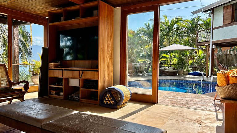 Casa em condomínio, piscina aquecida, vista