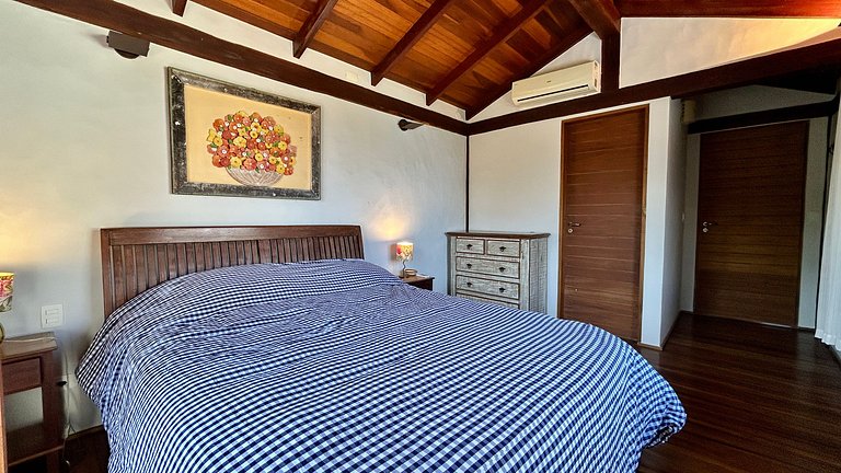 Casa em condomínio, piscina aquecida, vista