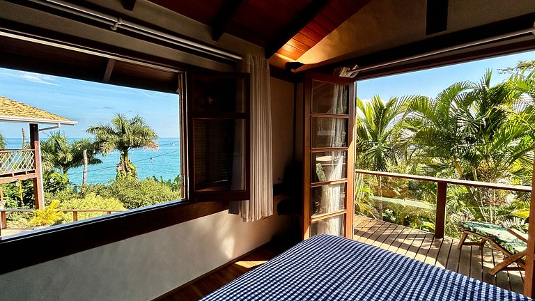 Casa em condomínio, piscina aquecida, vista
