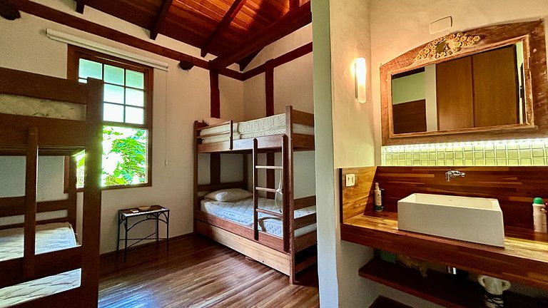 Casa em condomínio, piscina aquecida, vista
