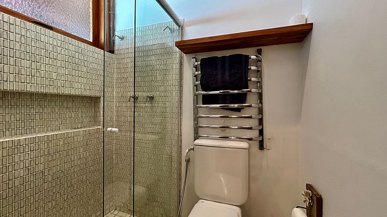 Casa em condomínio, piscina aquecida, vista