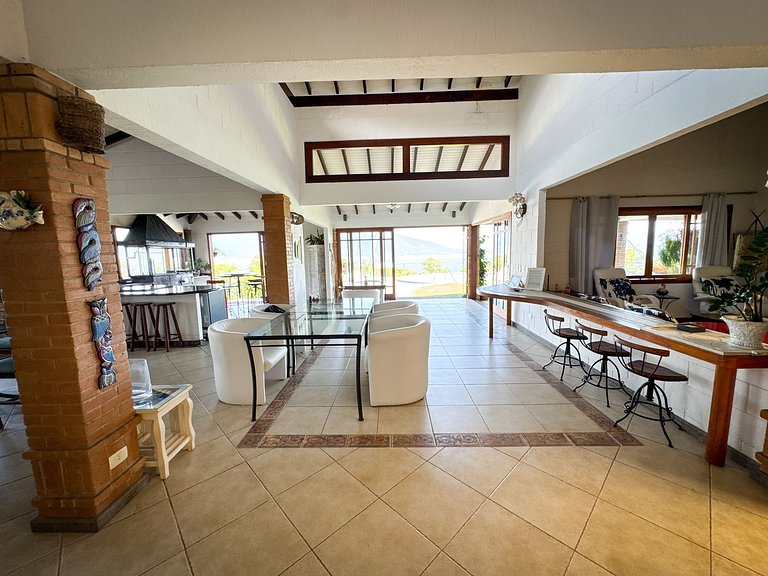 Casa Exclusiva à Venda no Siriúba II – Ilhabela