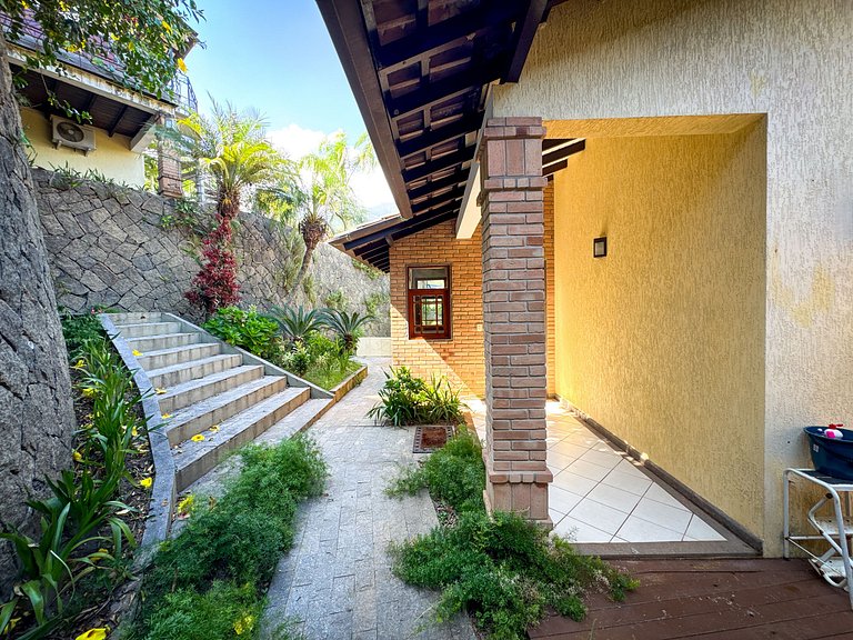 Casa Exclusiva à Venda no Siriúba II – Ilhabela