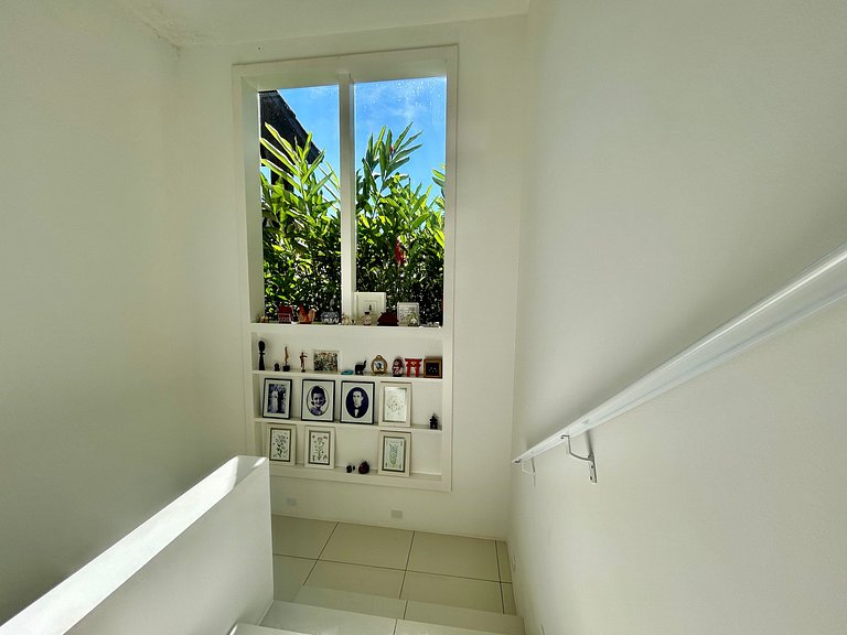 Casa em condomínio - em frente à praia da Baleia