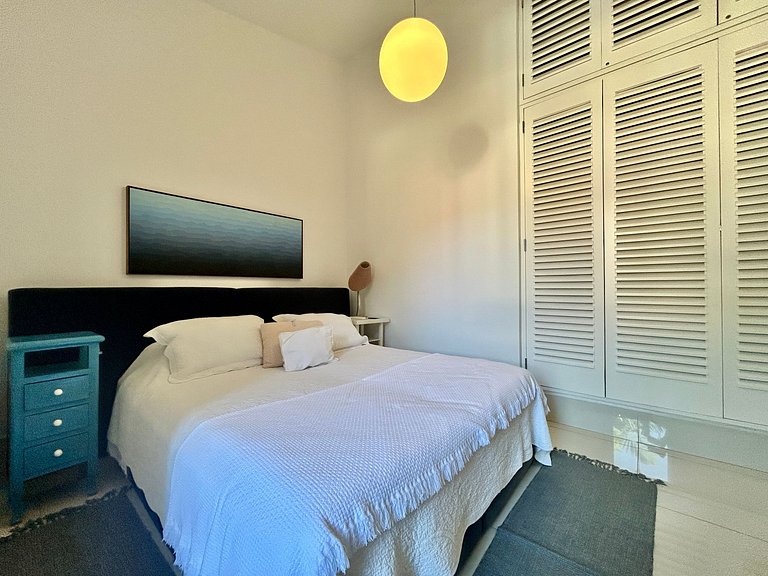 Casa em condomínio - em frente à praia da Baleia