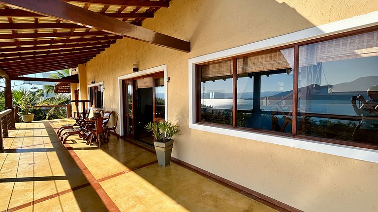 Casa Exclusiva com Vista para o Mar no Siriúba II – Ilhabela