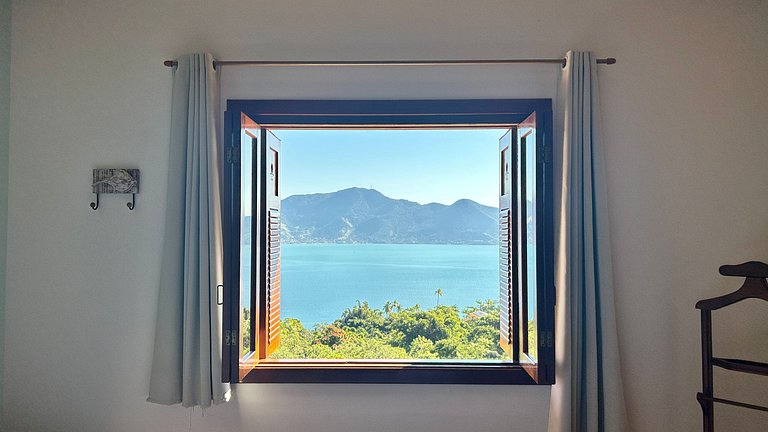 Piscina aquecida, vista e espaço gourmet