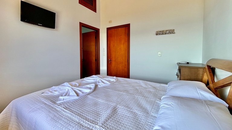Piscina aquecida, vista e espaço gourmet