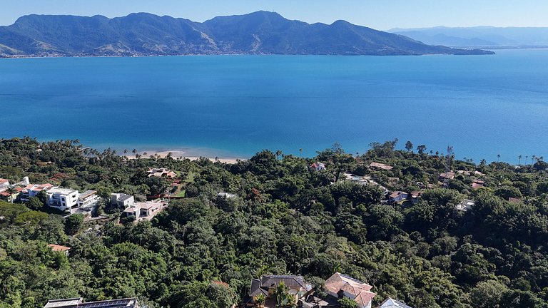 Casa Exclusiva com Vista para o Mar no Siriúba II – Ilhabela