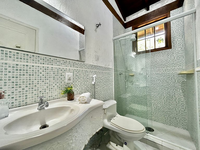 Um paraíso, com 2 terrenos, em condomínio à beira-mar na Pon