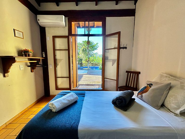 Um paraíso, com 2 terrenos, em condomínio à beira-mar na Pon