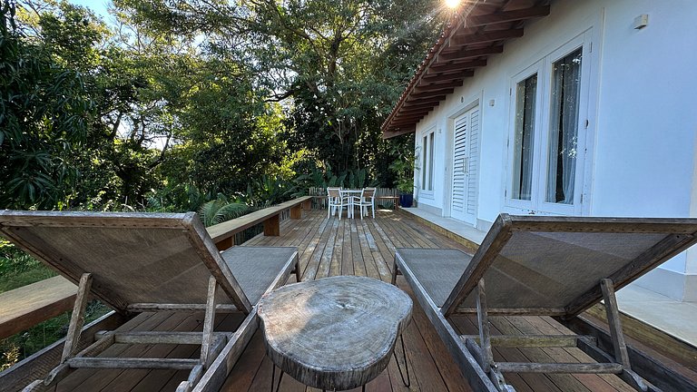 Bela casa em condomínio, vista mar e conforto