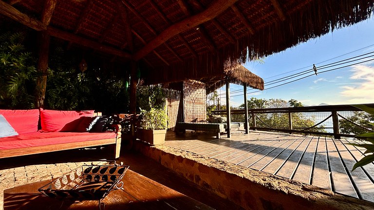 Linda casa, próxima á praia da Armação