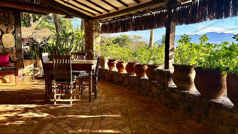 Linda casa, próxima á praia da Armação