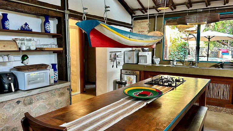 Linda casa, próxima á praia da Armação