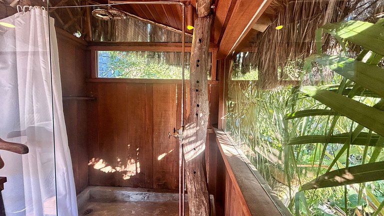 Linda casa, próxima á praia da Armação