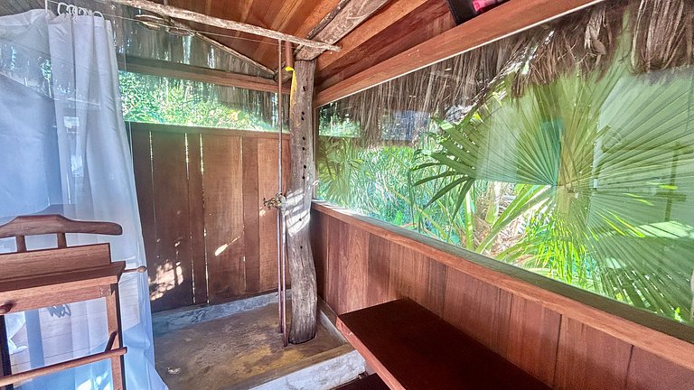 Linda casa, próxima á praia da Armação