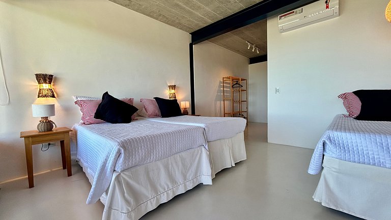 Vista mar, casa moderna e condomínio costeiro