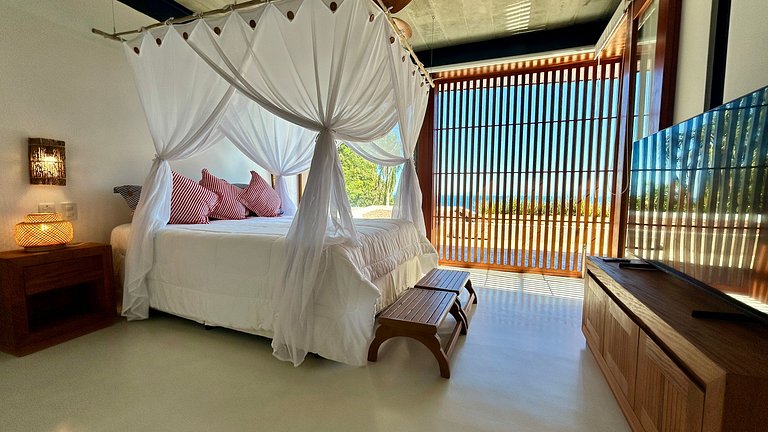 Vista mar, casa moderna e condomínio costeiro
