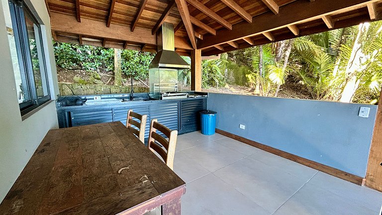 Vista mar, piscina, a 2 min da cachoeira 3 Tombos