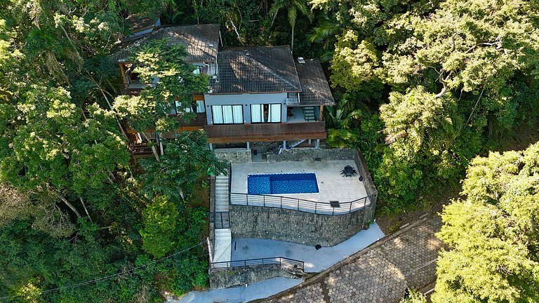 Vista mar, piscina, a 2 min da cachoeira 3 Tombos