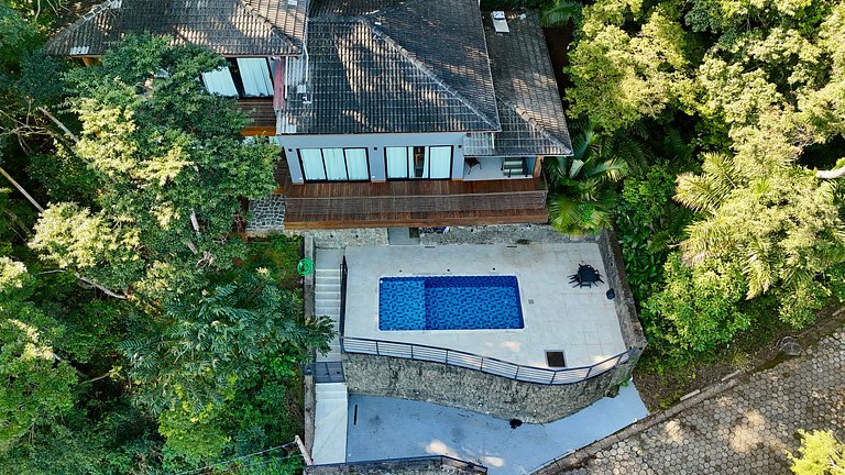 Vista mar, piscina, a 2 min da cachoeira 3 Tombos
