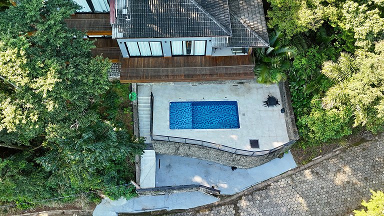 Vista mar, piscina, a 2 min da cachoeira 3 Tombos