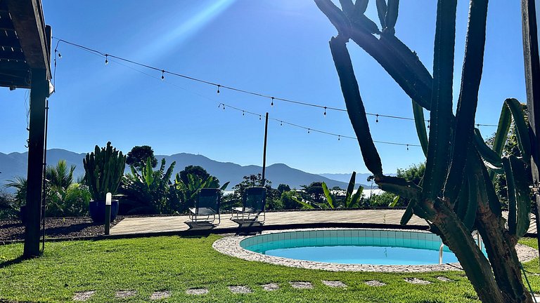 Piscina, espaço gourmet e vista