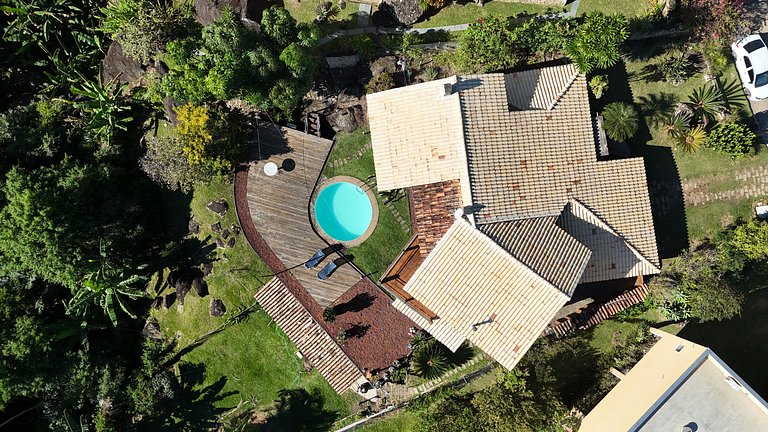 Piscina, espaço gourmet e vista