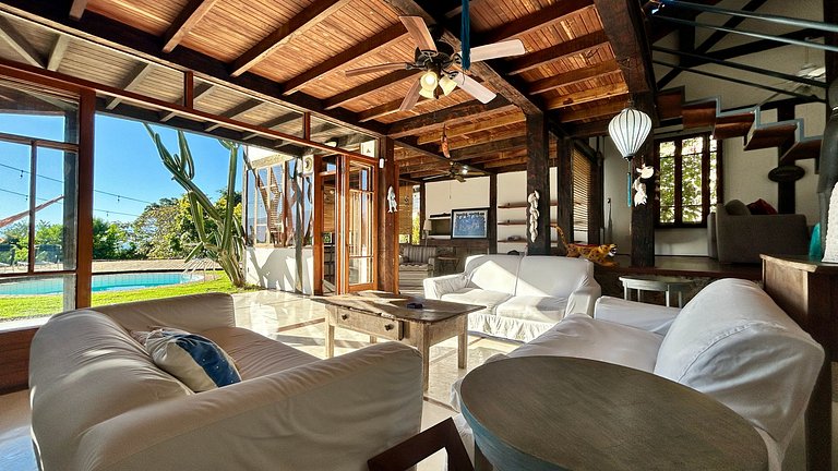 Piscina, espaço gourmet e vista