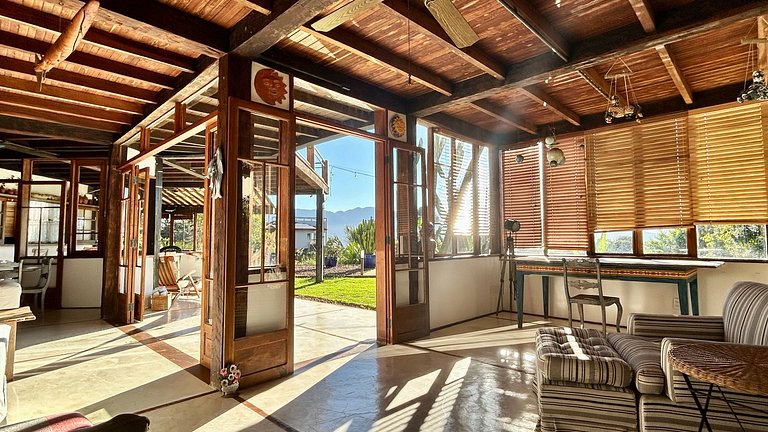 Piscina, espaço gourmet e vista